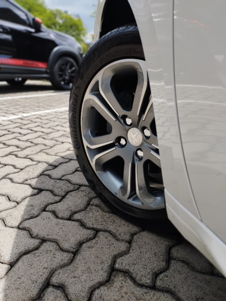 peugeot 208 1.6 griffe 16v flex 4p automatico 201615