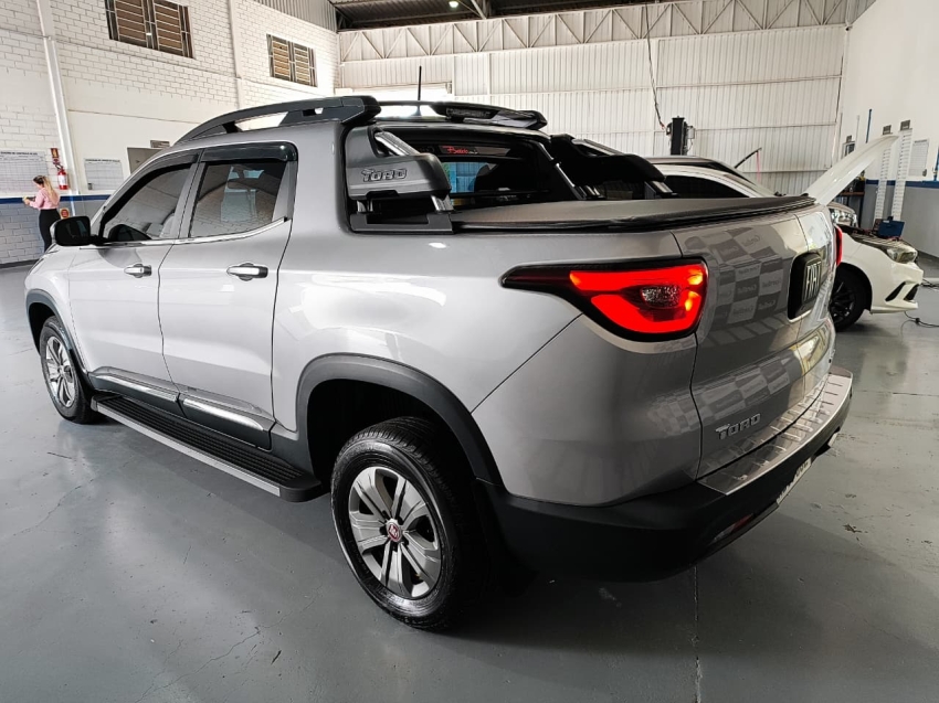 fiat toro 1.8 16v evo flex freedom at6 4p automatico 20203