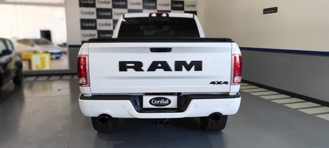 ram classic 5.7 v8 gasolina laramie night edition cd 4x4 automatico 4p 20225