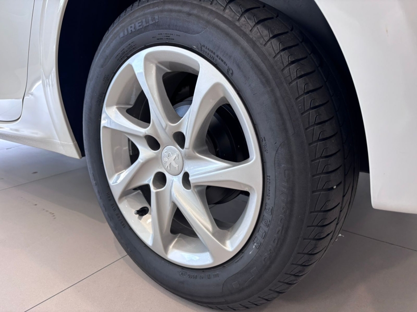 peugeot 208 1.6 active pack 16v flex 4p automatico 201512