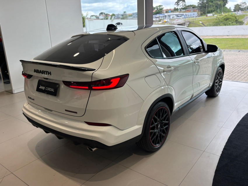 fiat fastback 1.3 turbo 270 flex abarth at6 4p automatico 20242