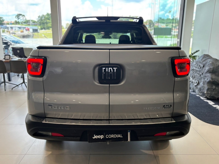 fiat toro 2.0 16v turbo diesel freedom 4wd at9 4p automatico 20223