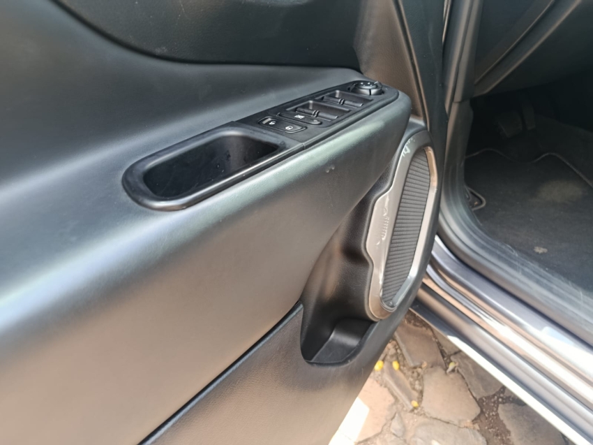 jeep renegade 1.3 t270 turbo flex longitude at6 4p automatico 20228