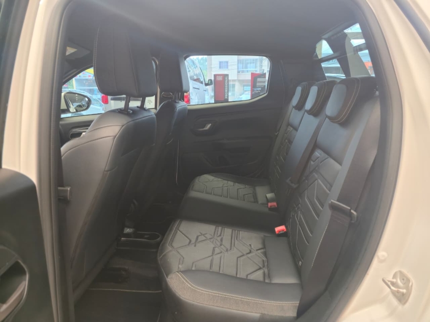 fiat strada 1.3 firefly flex volcano cd cvt 4p automatico 202312