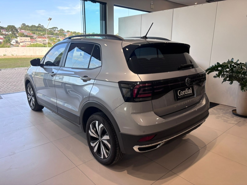 volkswagen t-cross 1.0 200 tsi total flex comfortline automatico 4p 20243