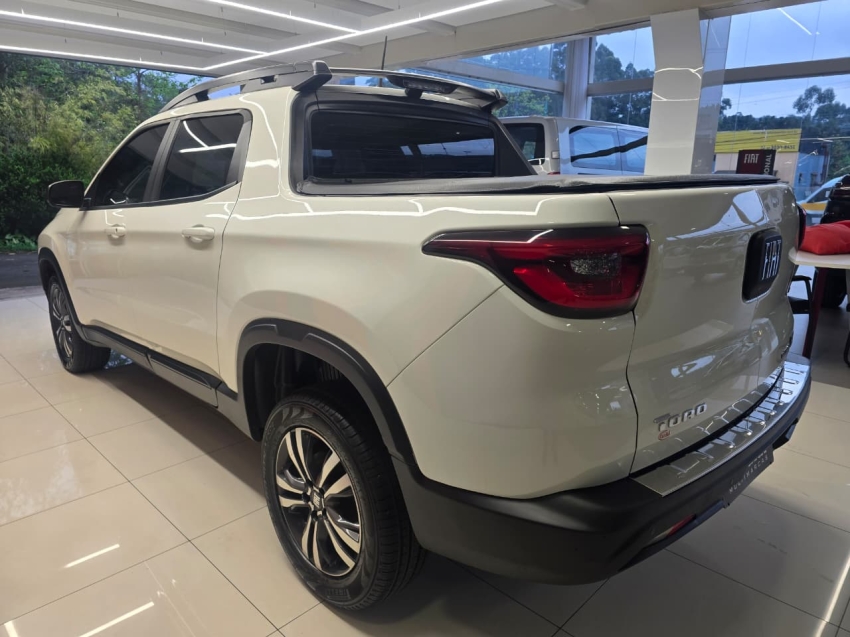 fiat toro 1.3 turbo 270 flex freedom at6 4p automatico 20253