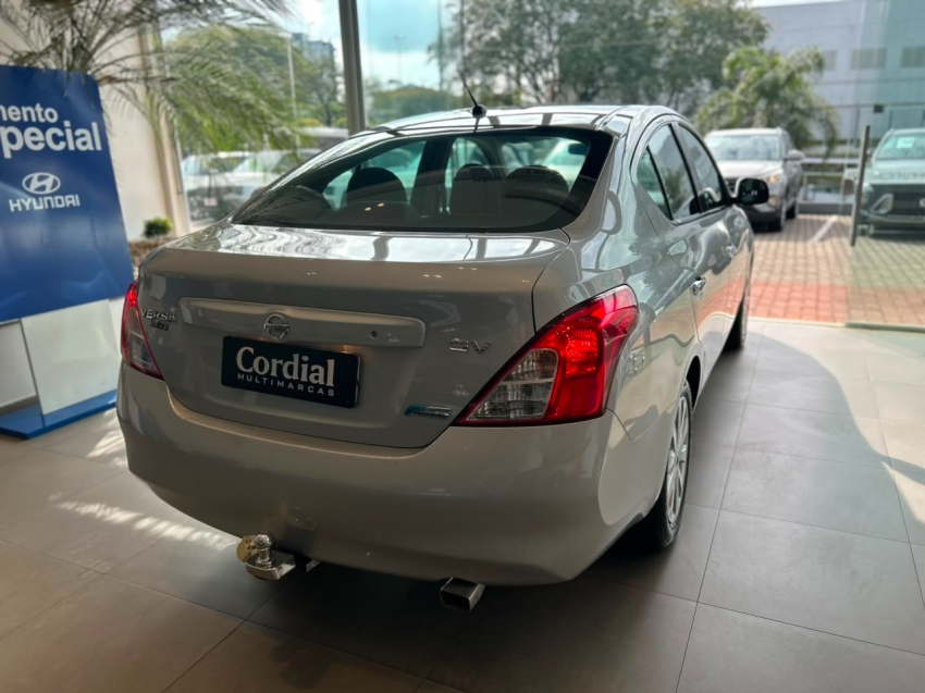 nissan versa 1.6 16v flex sv 4p manual automatico 20144