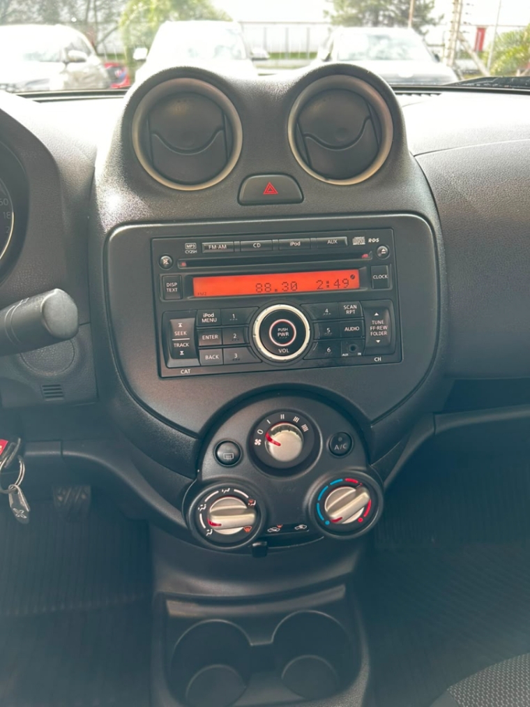 nissan versa 1.6 16v flex sv 4p manual automatico 20147