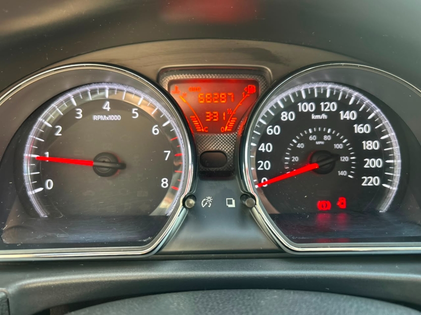nissan versa 1.6 16v flex sv 4p manual automatico 20148
