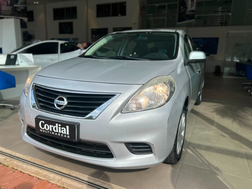 nissan versa 1.6 16v flex sv 4p manual automatico 20140