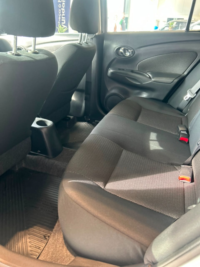 nissan versa 1.6 16v flex sv 4p manual automatico 20149