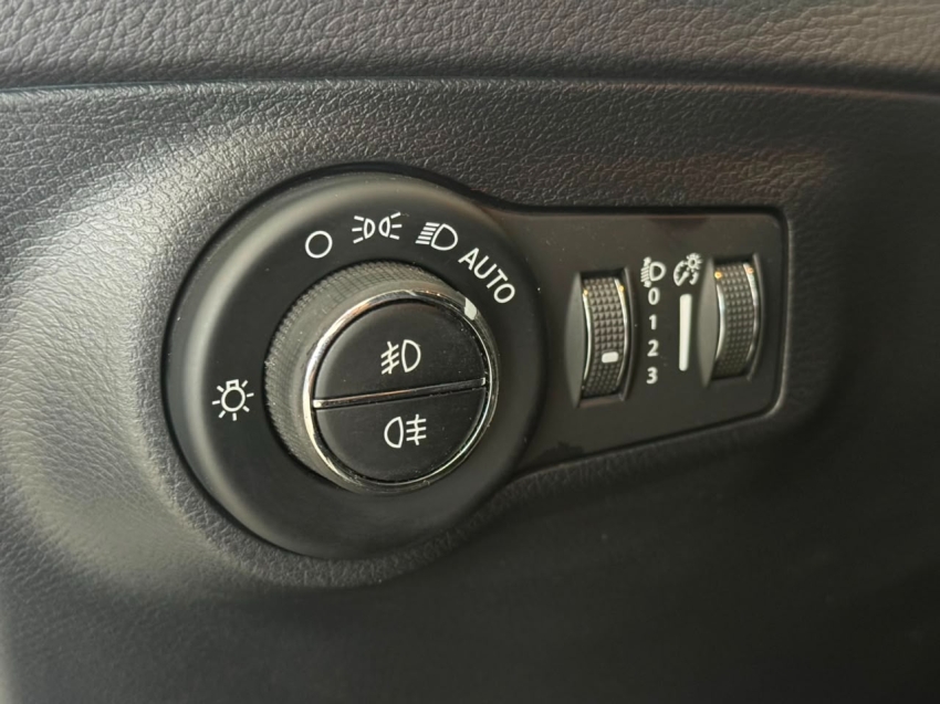 jeep compass 2.0 16v flex longitude automatico 4p 201910