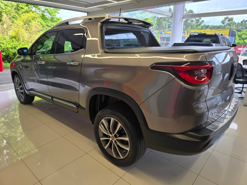 fiat toro 2.0 16v turbo diesel volcano 4wd at9 4p automatico 20213