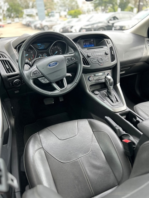ford focus 2.0 se sedan 16v flex 4p powershift automatico 20165