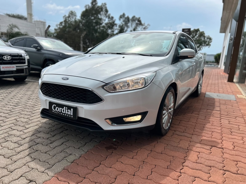 ford focus 2.0 se sedan 16v flex 4p powershift automatico 20160