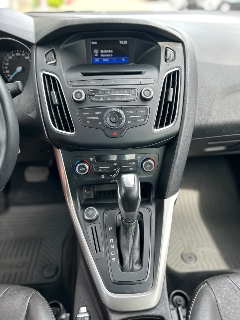 ford focus 2.0 se sedan 16v flex 4p powershift automatico 20167