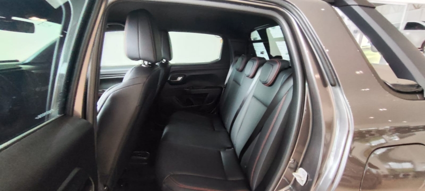 fiat strada 1.0 turbo 200 flex ultra cd cvt 4p automatico 202612