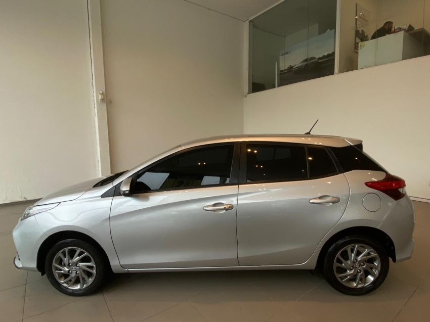 toyota yaris 1.5 16v flex xs connect multidrive 4p automatico 20233