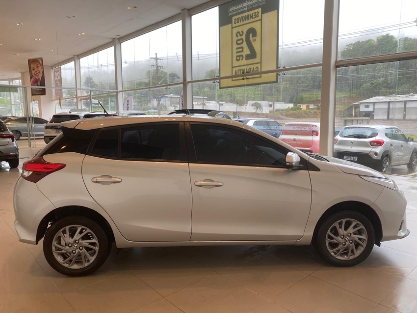 toyota yaris 1.5 16v flex xs connect multidrive 4p automatico 20232