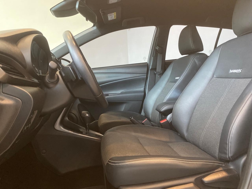 toyota yaris 1.5 16v flex xs connect multidrive 4p automatico 20236