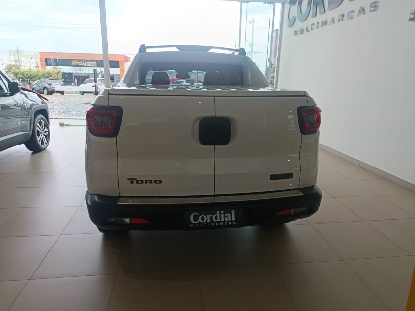 fiat toro 2.0 16v turbo diesel ultra 4wd at9 4p automatico 20215