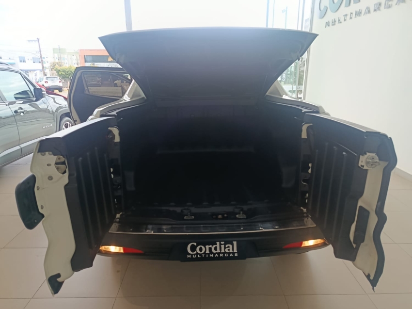 fiat toro 2.0 16v turbo diesel ultra 4wd at9 4p automatico 20216