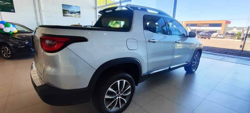 fiat toro 2.0 16v turbo diesel volcano 4wd at9 4p automatico 20195