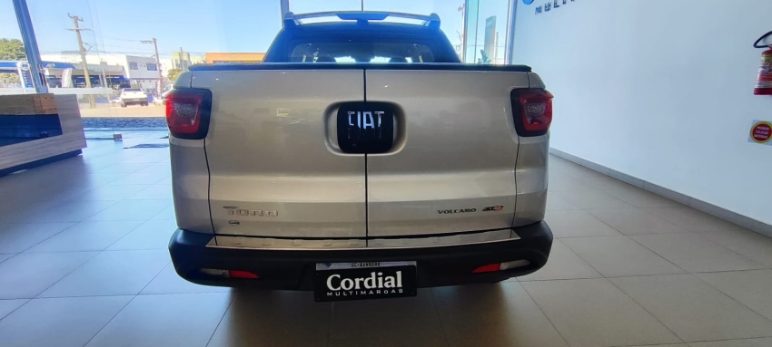 fiat toro 2.0 16v turbo diesel volcano 4wd at9 4p automatico 20196