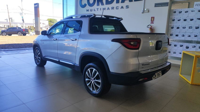 fiat toro 2.0 16v turbo diesel volcano 4wd at9 4p automatico 20194