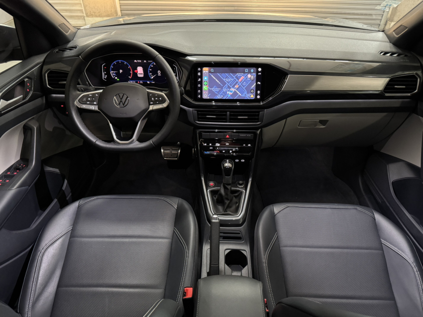 volkswagen t-cross highline.