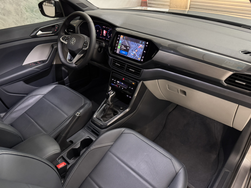 volkswagen t-cross highline.