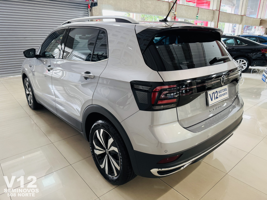volkswagen t-cross highline.