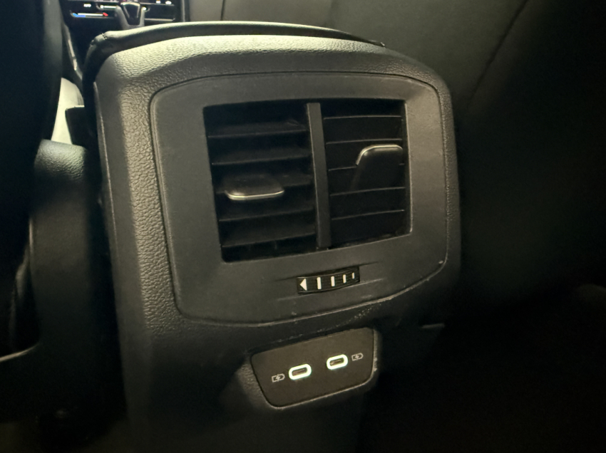 volkswagen t-cross highline.