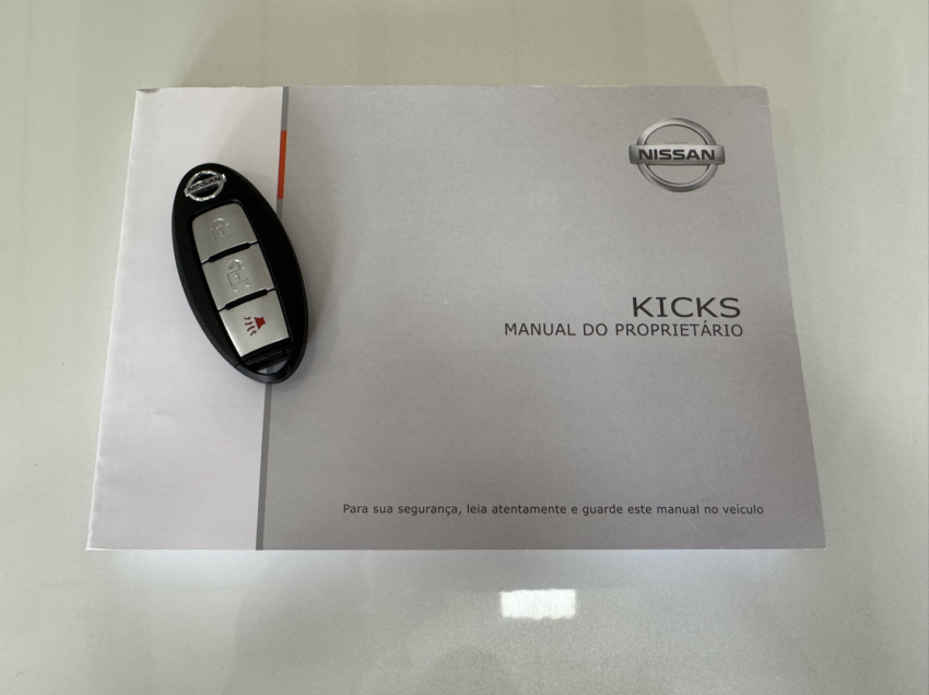 nissan kicks sv