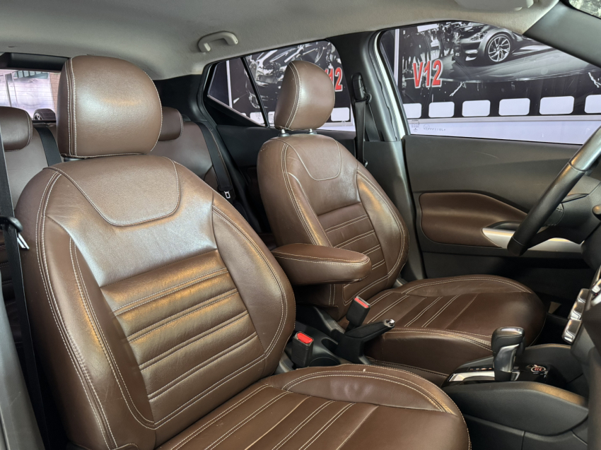 nissan kicks sv