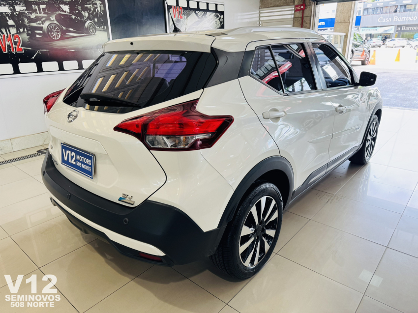 nissan kicks sv