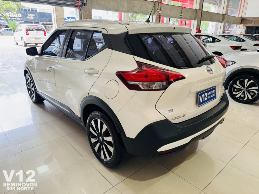 nissan kicks sv