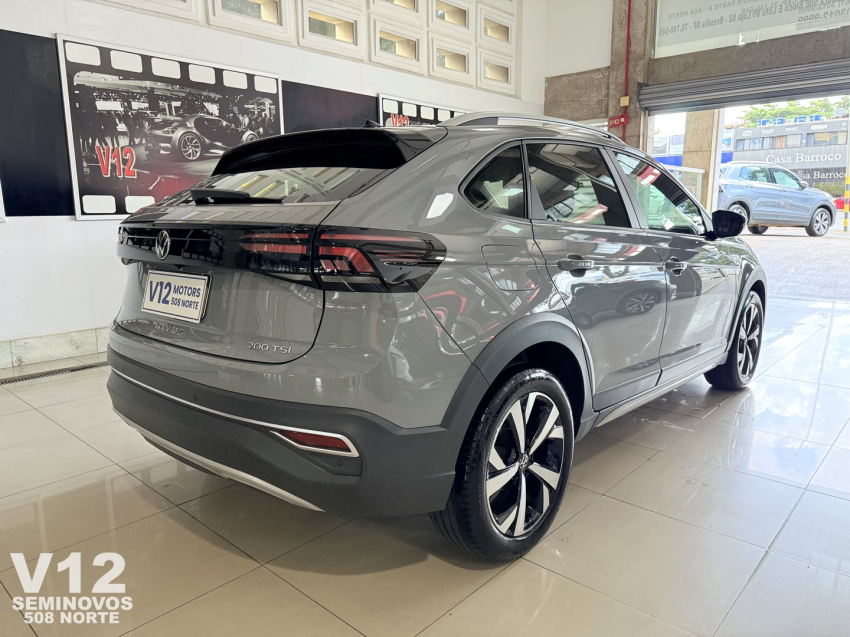 volkswagen nivus highline.