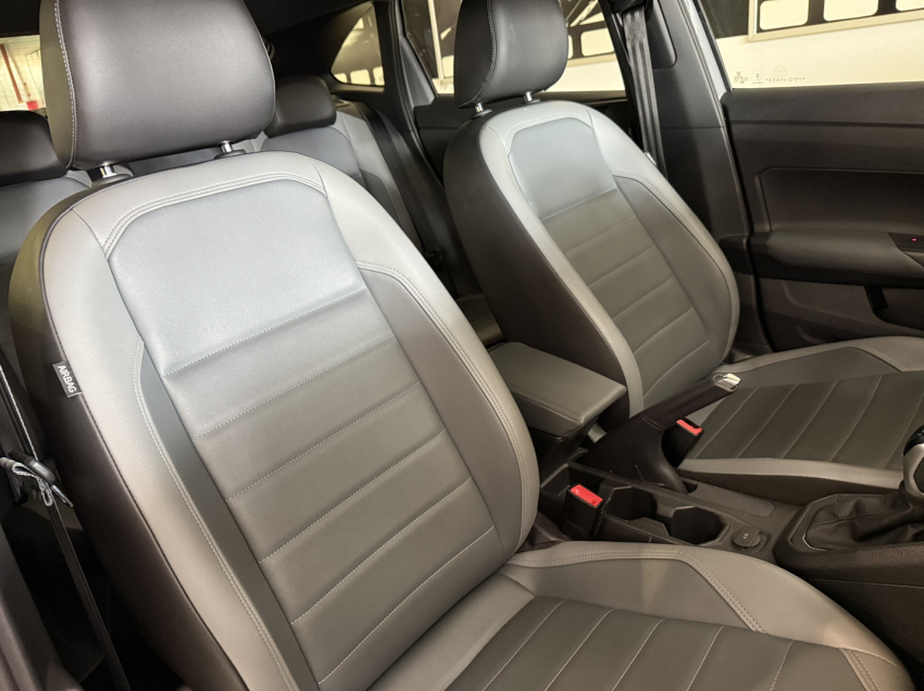 volkswagen nivus highline.