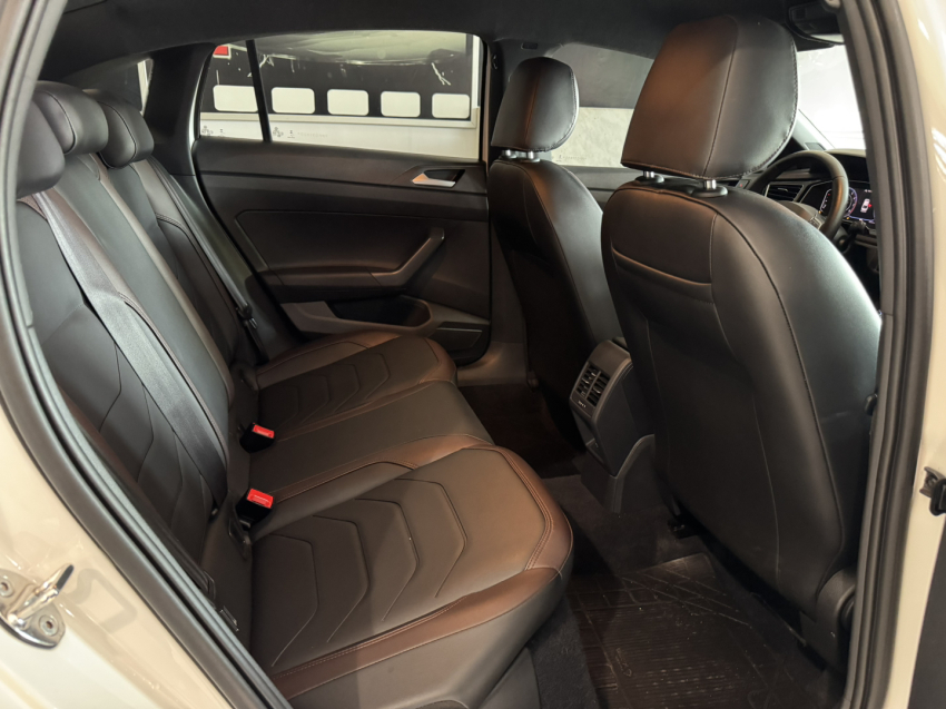 volkswagen virtus highline.