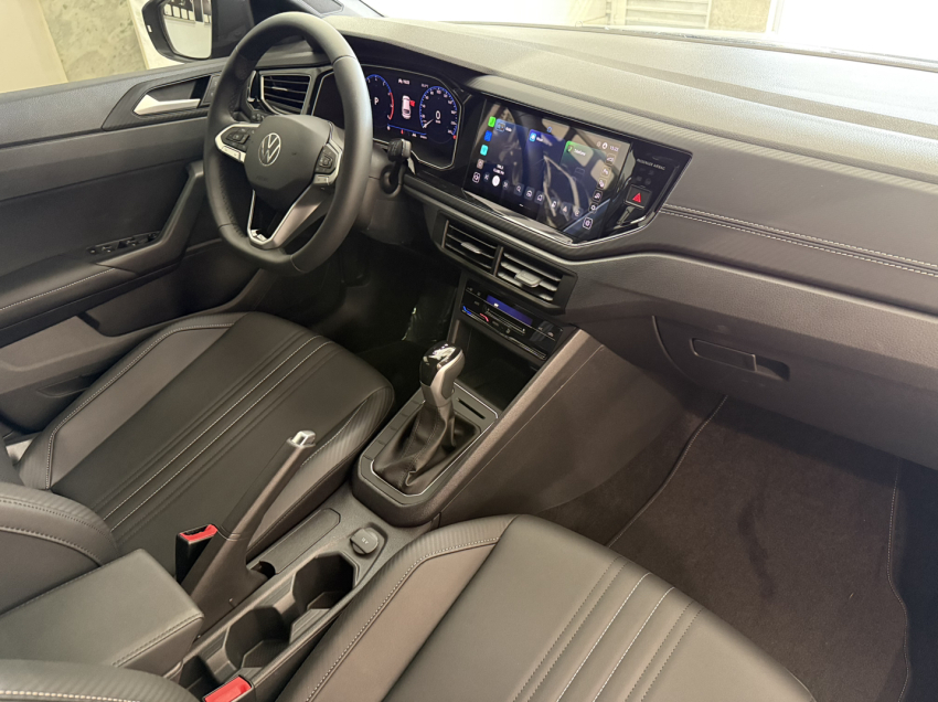 volkswagen nivus highline.