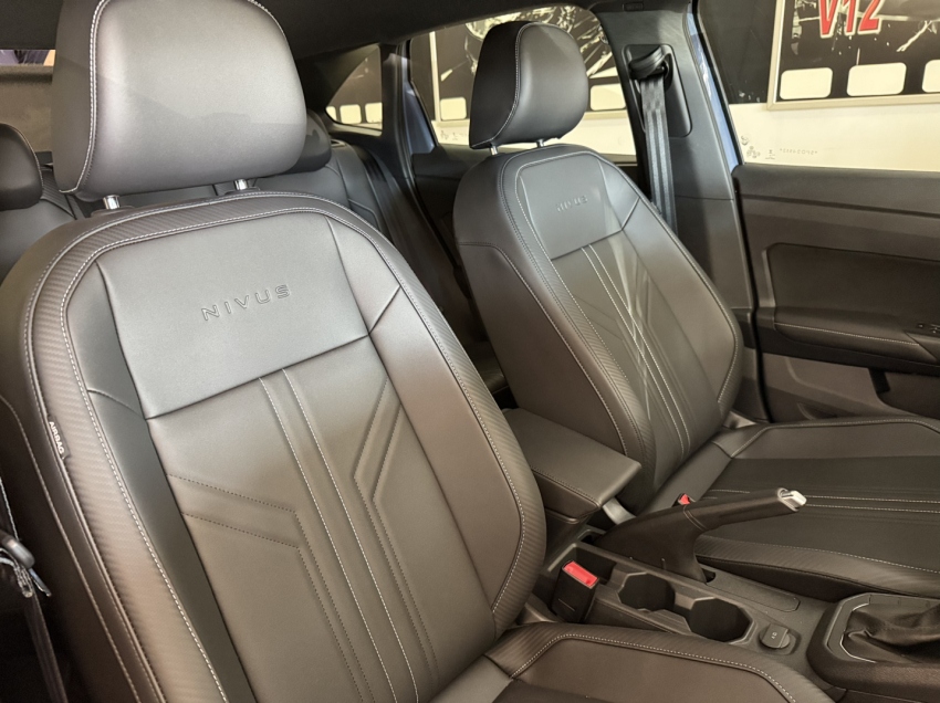 volkswagen nivus highline.
