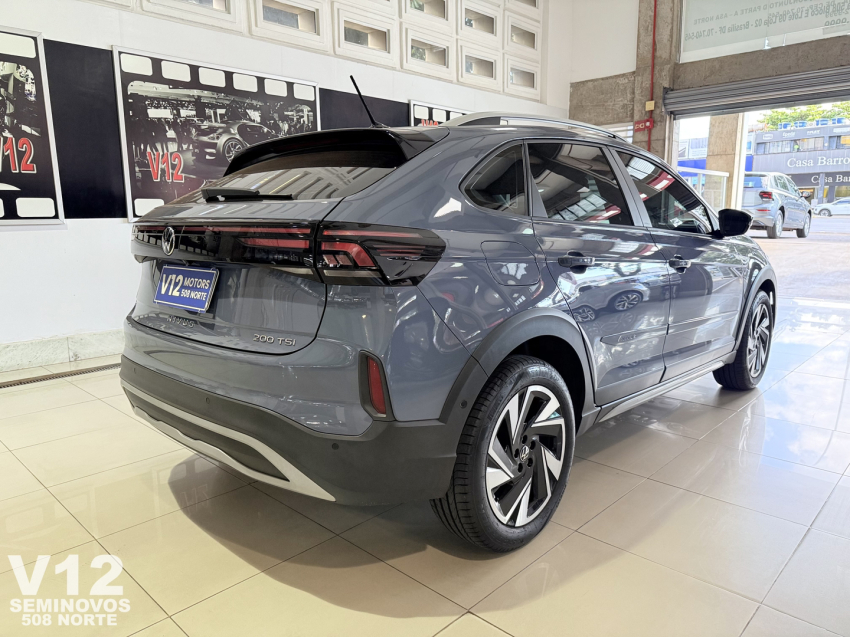 volkswagen nivus highline.