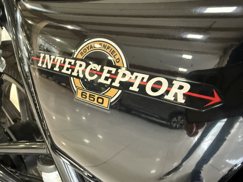 royal enfield interceptor 650 barcelona blue gasolina manual 2024