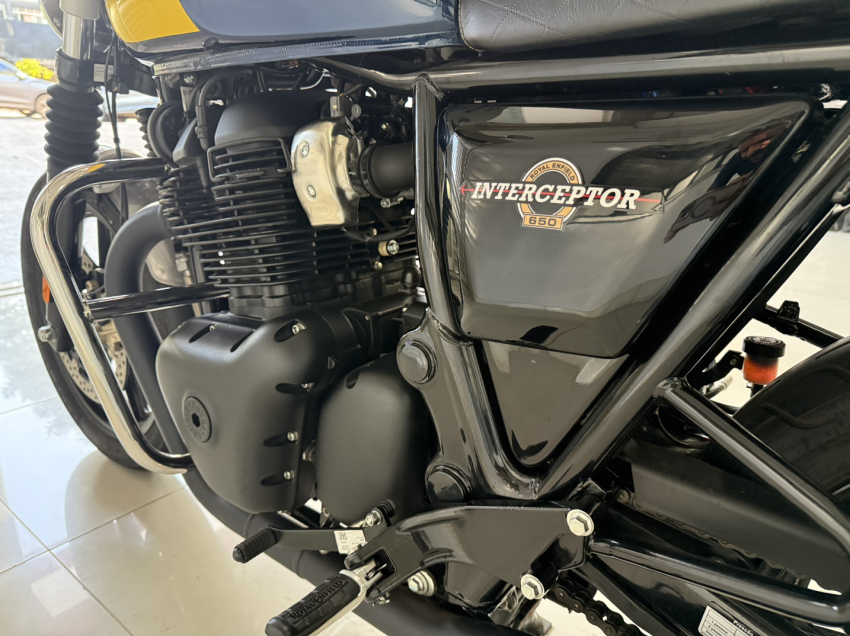 royal enfield interceptor 650 barcelona blue gasolina manual 2024