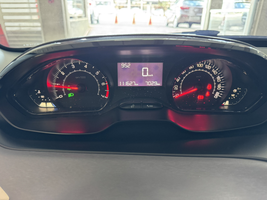 peugeot 208 1.2 active pack 12v flex 4p manual 2017