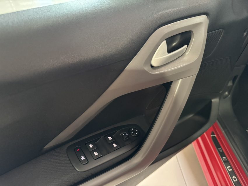 peugeot 208 1.2 active pack 12v flex 4p manual 2017