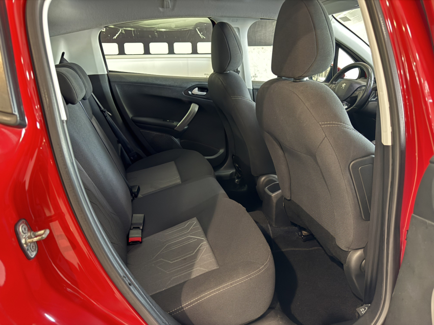 peugeot 208 1.2 active pack 12v flex 4p manual 2017