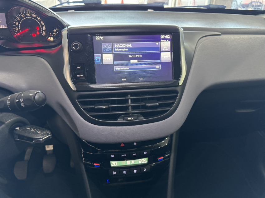 peugeot 208 1.2 active pack 12v flex 4p manual 2017