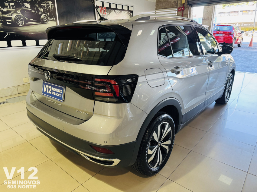 volkswagen t-cross highline.